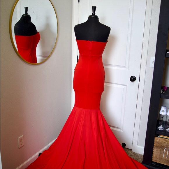 Red Dress - XS/S - Picture 3 of 3